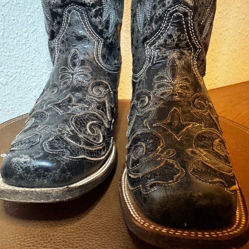 Corral Women’s Inlay Black Python Cowhide Embroid… - image 6